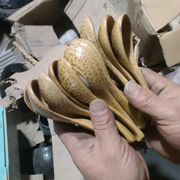 摆件陶瓷盘子碗啥都有