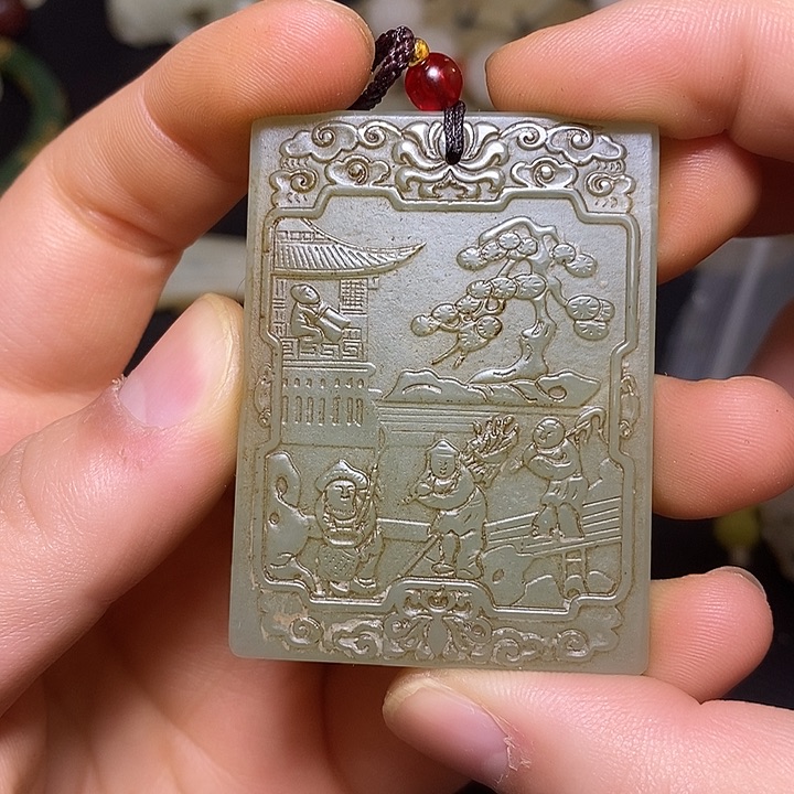 颈饰未镶嵌和田玉（糖玉）