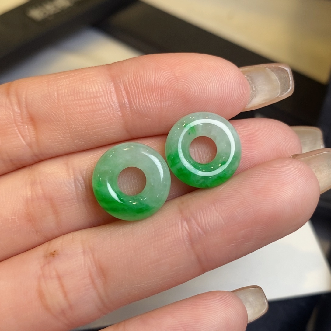 翡翠耳饰未镶嵌甜甜圈