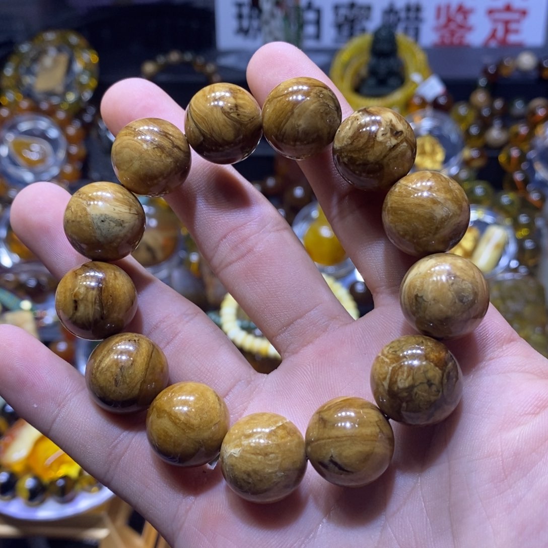 琥珀未镶嵌珠宝奇石