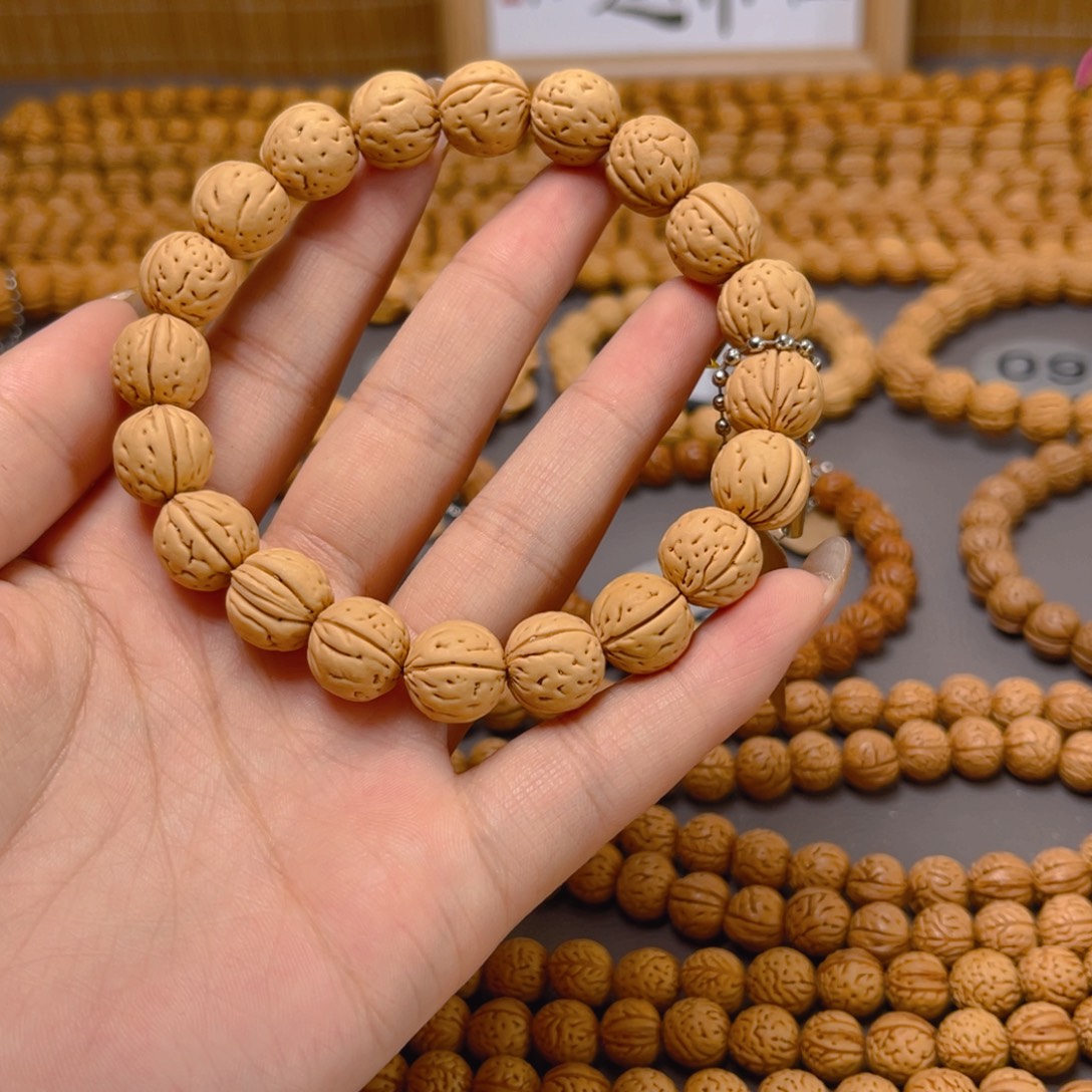 老***姓桃核吊坠桃核手串