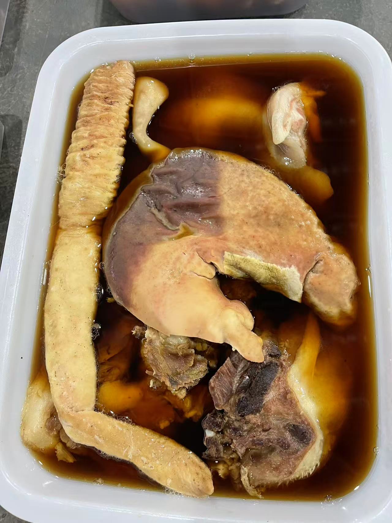 全猪肉冻冷盆猪耳朵舌头猪大肠猪肚闷子猪头肉猪耳朵下酒菜