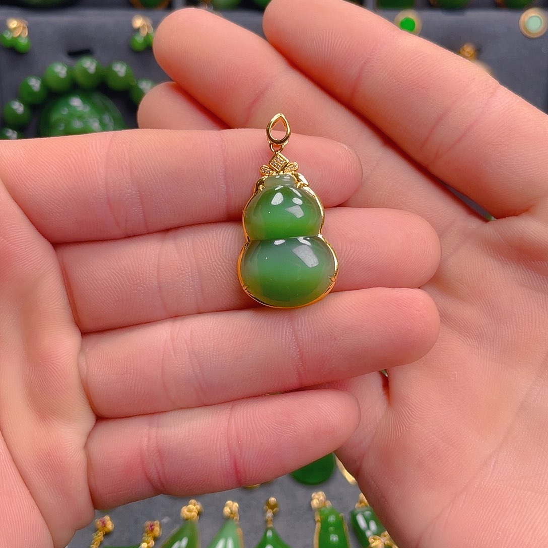和田玉（碧玉）吊坠(不含链)18K金镶嵌2980