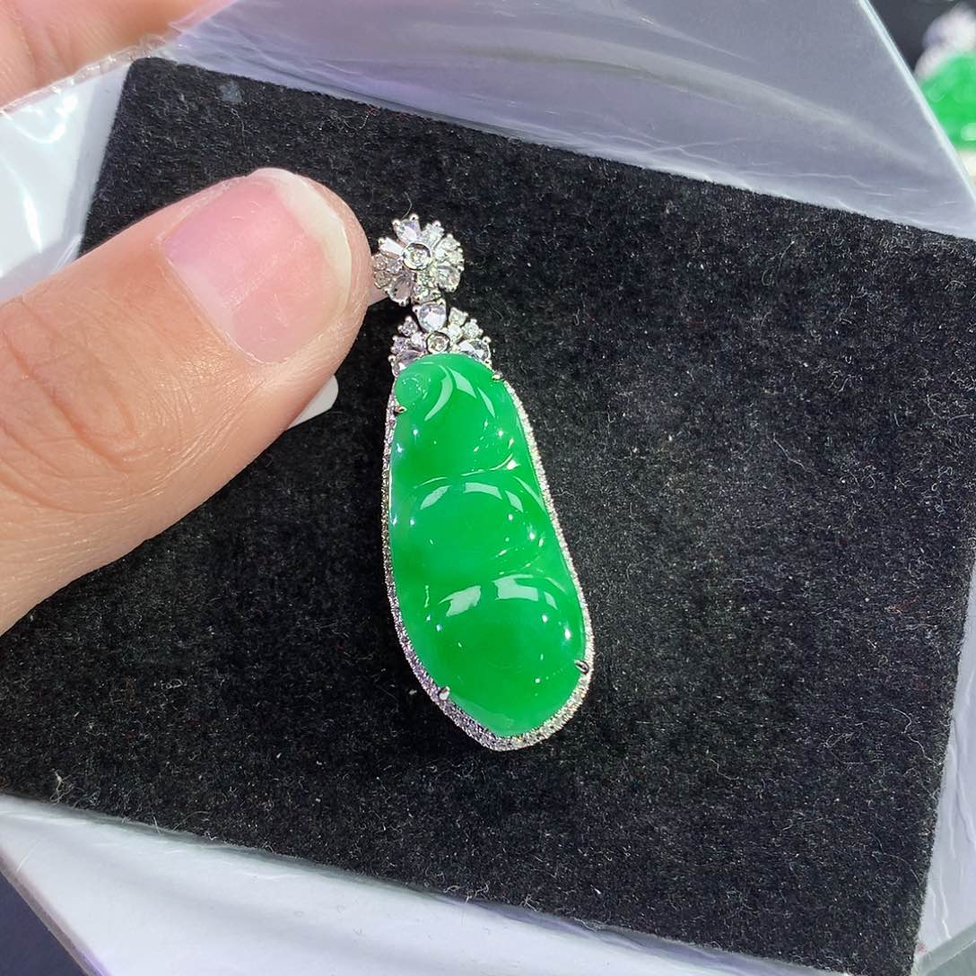 翡翠吊坠(赠链)18K金镶嵌