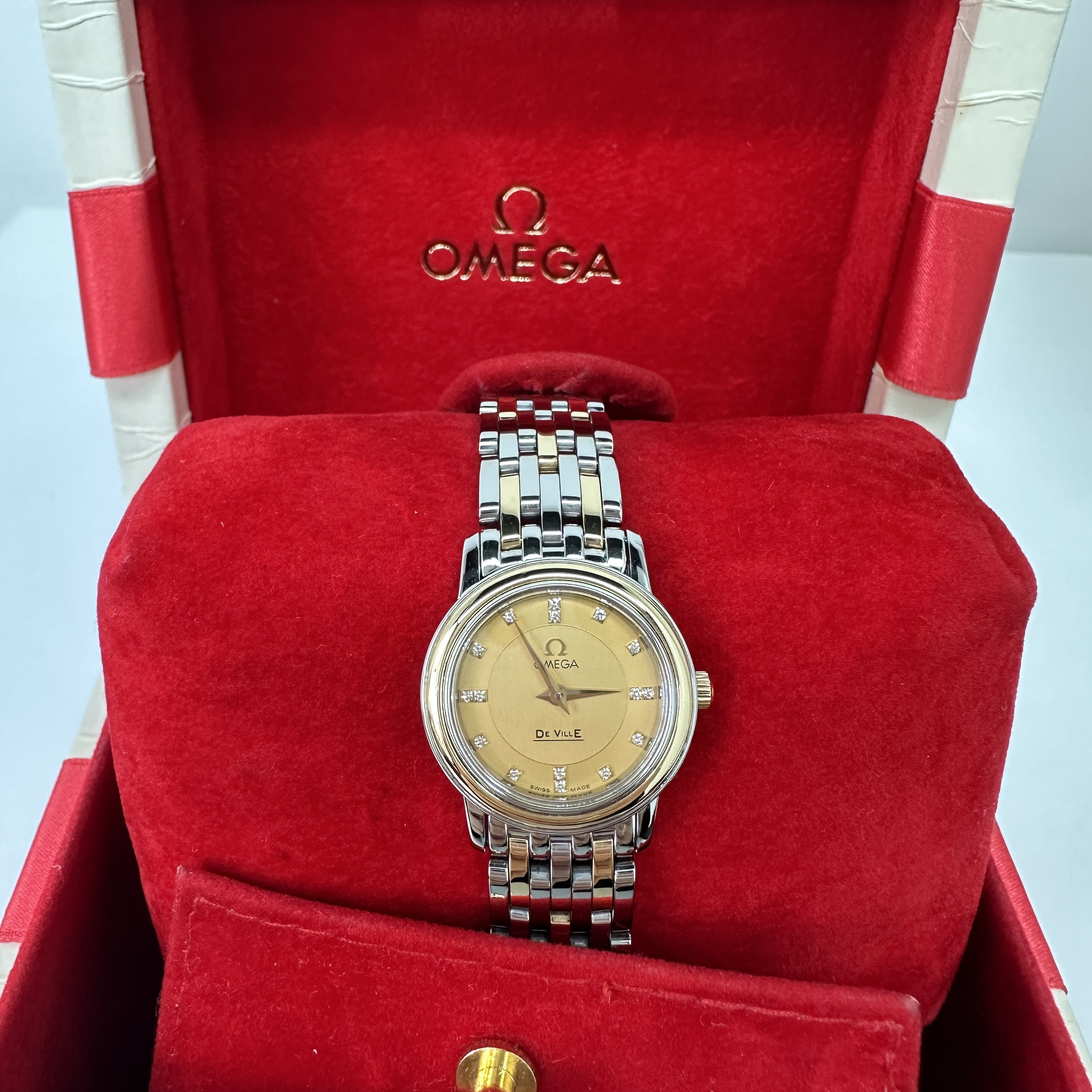 99新 Omega/欧米茄 石英/18k黄金钻刻/表径22mm