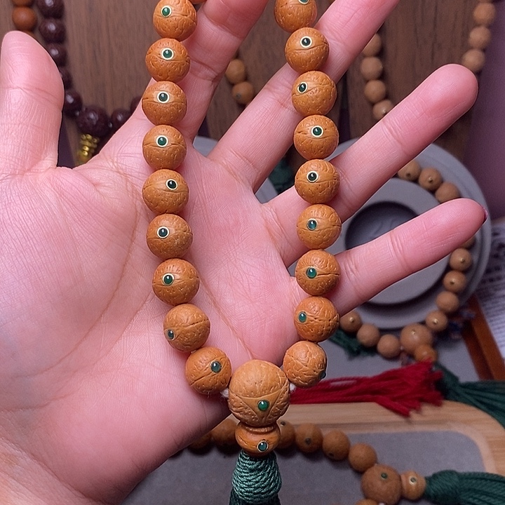 山***山手串凤眼菩提12mm➕绿宝石镶嵌