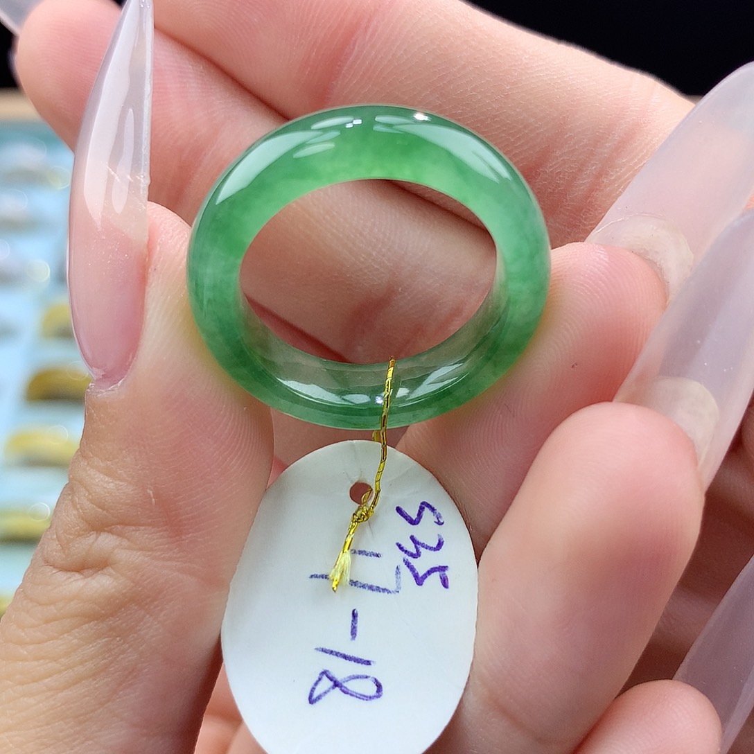 翡翠戒指未镶嵌17/18圈