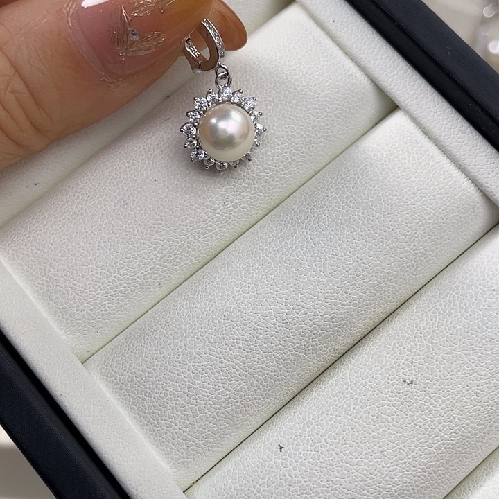 银S925镶嵌海水珍珠胸饰