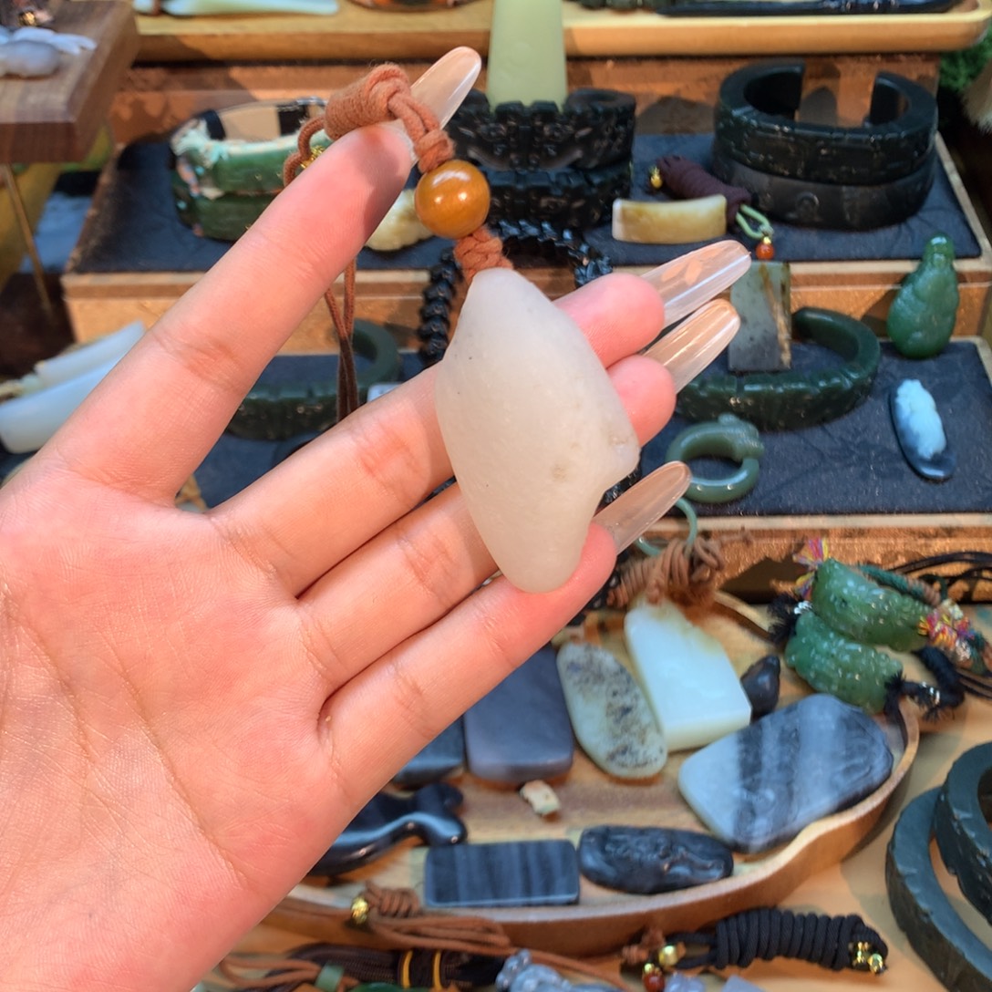 和田玉（糖玉）未镶嵌挂件