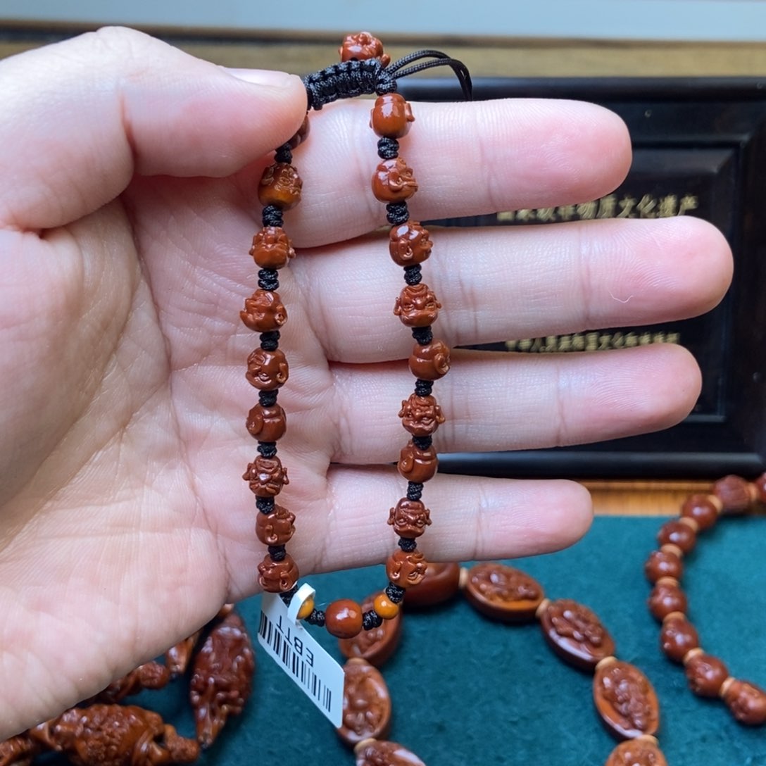 手串橄榄核核尖0.7➕