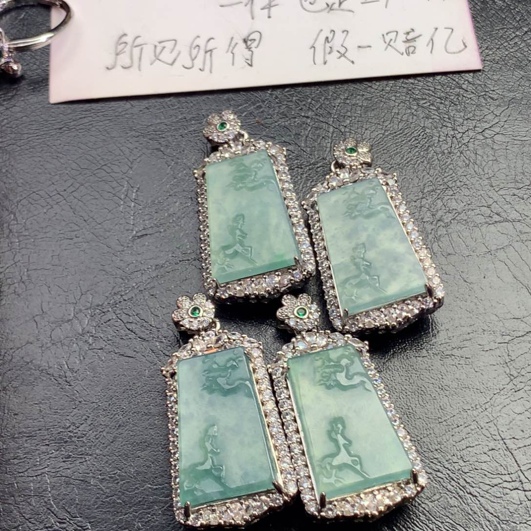 翡翠颈饰未镶嵌一路有你鹿牌