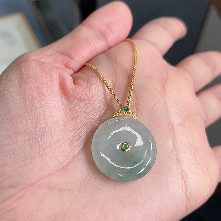 翡翠挂件18K金镶嵌平安扣