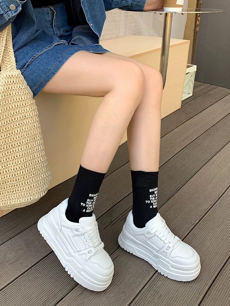 发泡小个子厚底板鞋女2025年秋增高6cm爆款简约显脚小休闲小白鞋