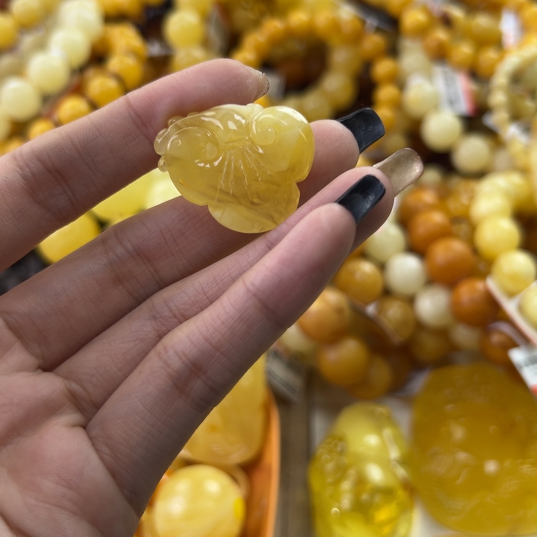 琥珀珠宝奇石未镶嵌