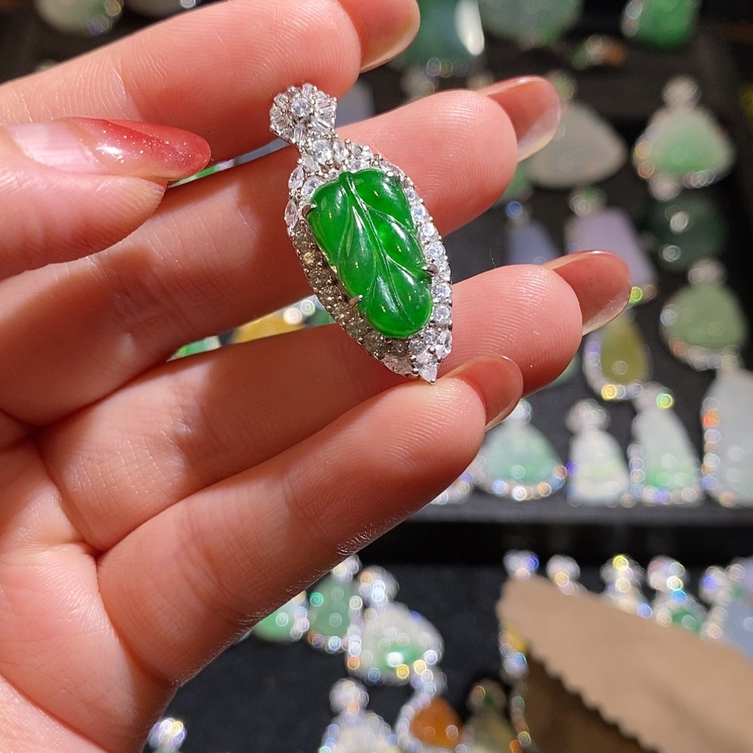 颈饰银S925镶嵌翡翠ℳ**.天然翡翠