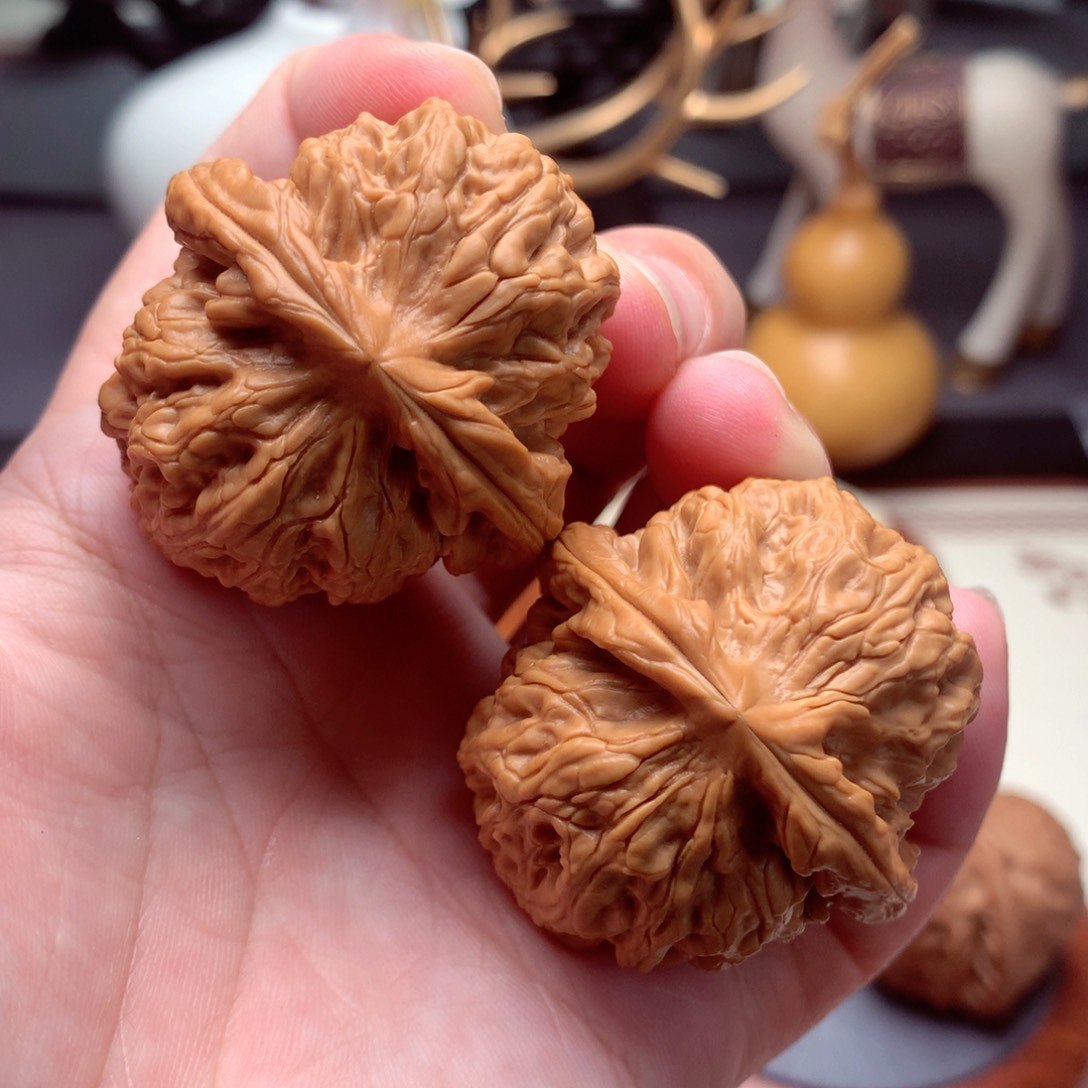 文玩核桃把件红锦鲤全品  1号