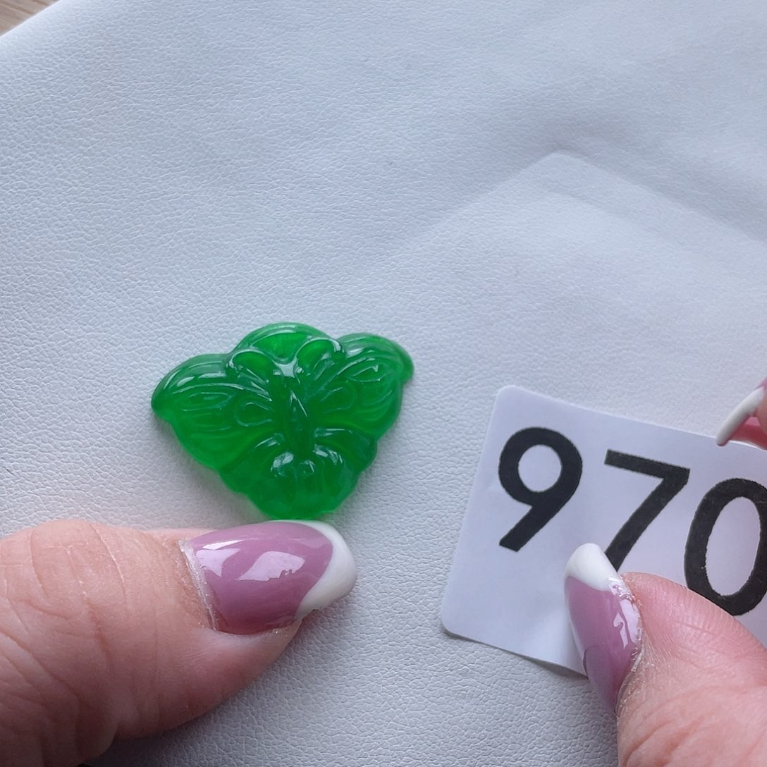 翡翠吊坠(赠链)未镶嵌