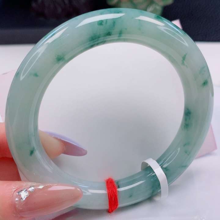 翡翠未镶嵌手镯（圆镯）