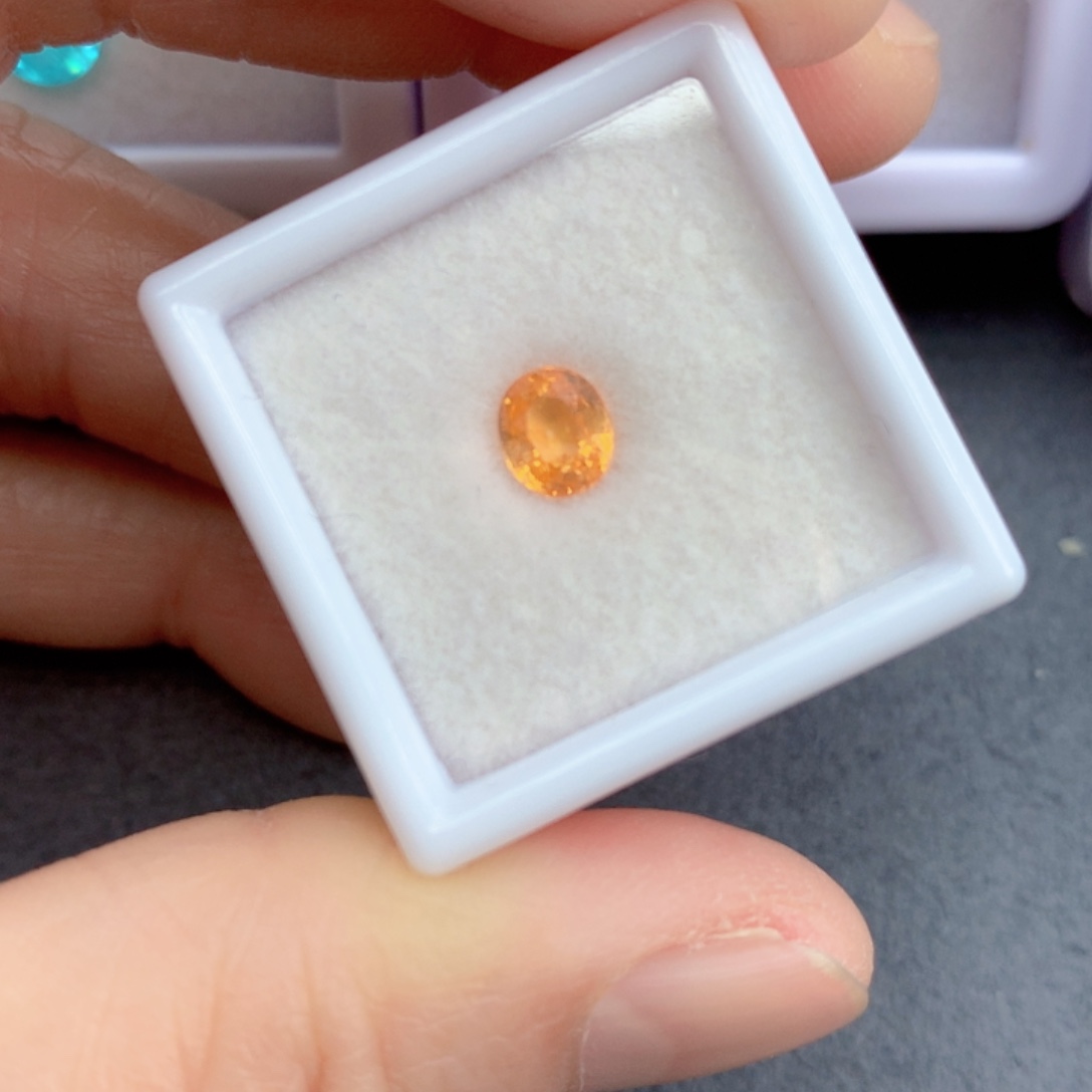 石榴石（芬达石）1.01克拉裸石未镶嵌