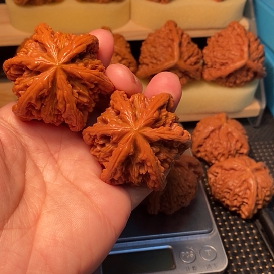 带***哥文玩核桃吊坠核桃