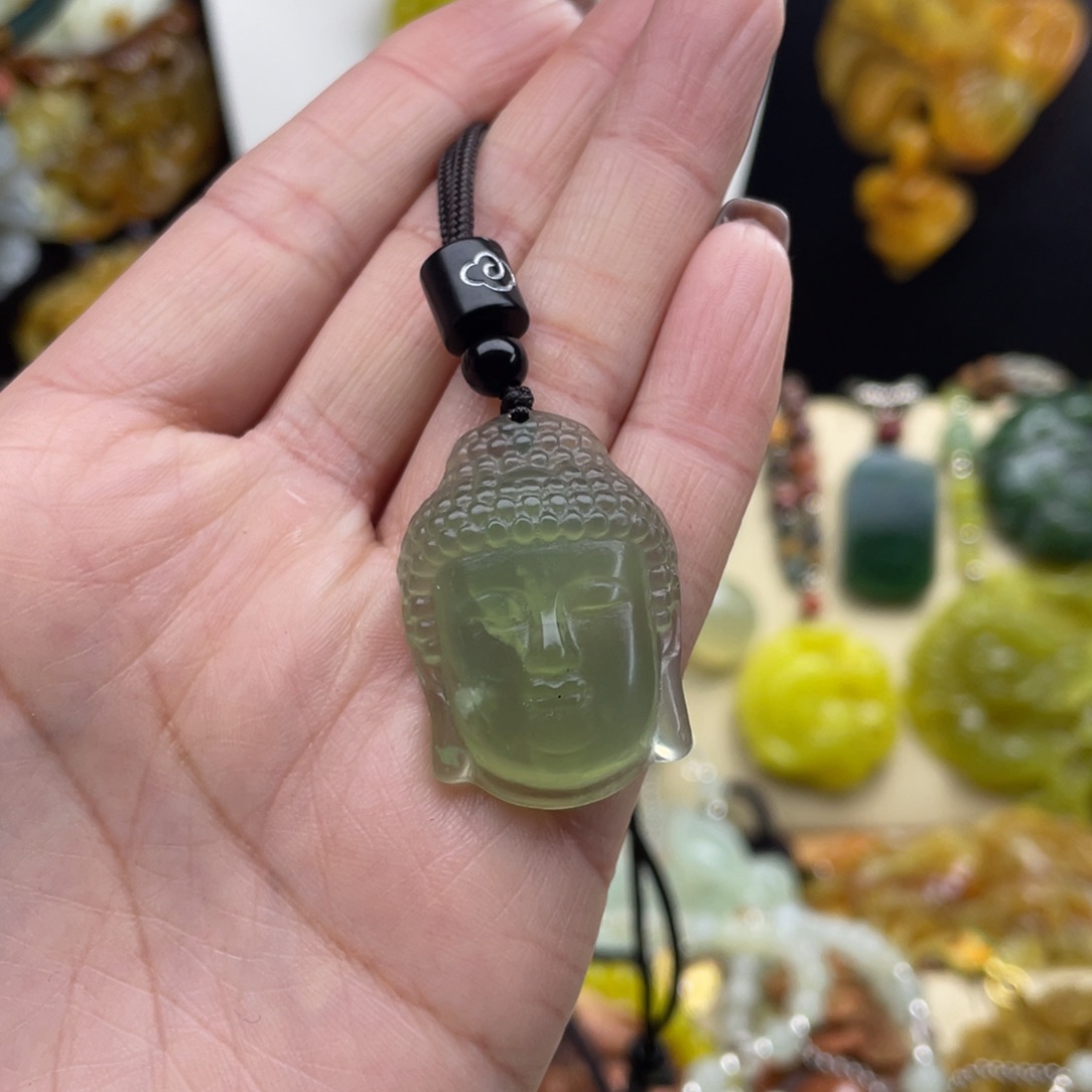 未镶嵌蛇纹石玉颈饰