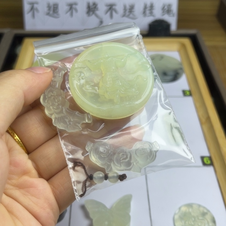 *****蛇纹石玉未镶嵌颈饰