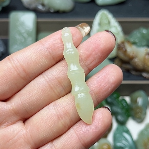 和田玉颈饰未镶嵌龍**神