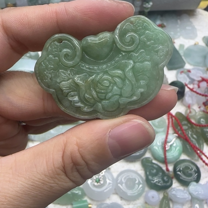 翡翠未镶嵌手链锁