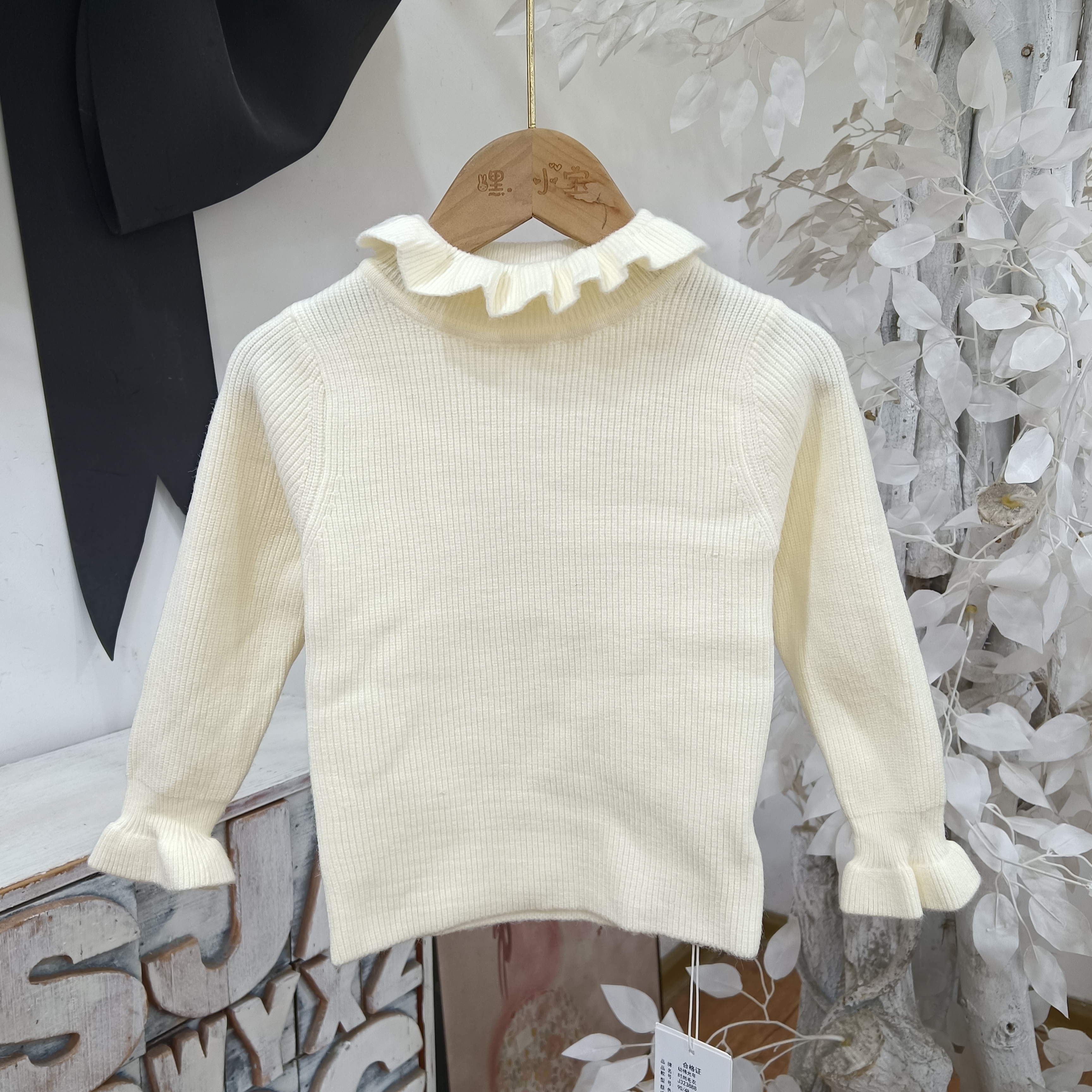 P124米色女童毛衣童装