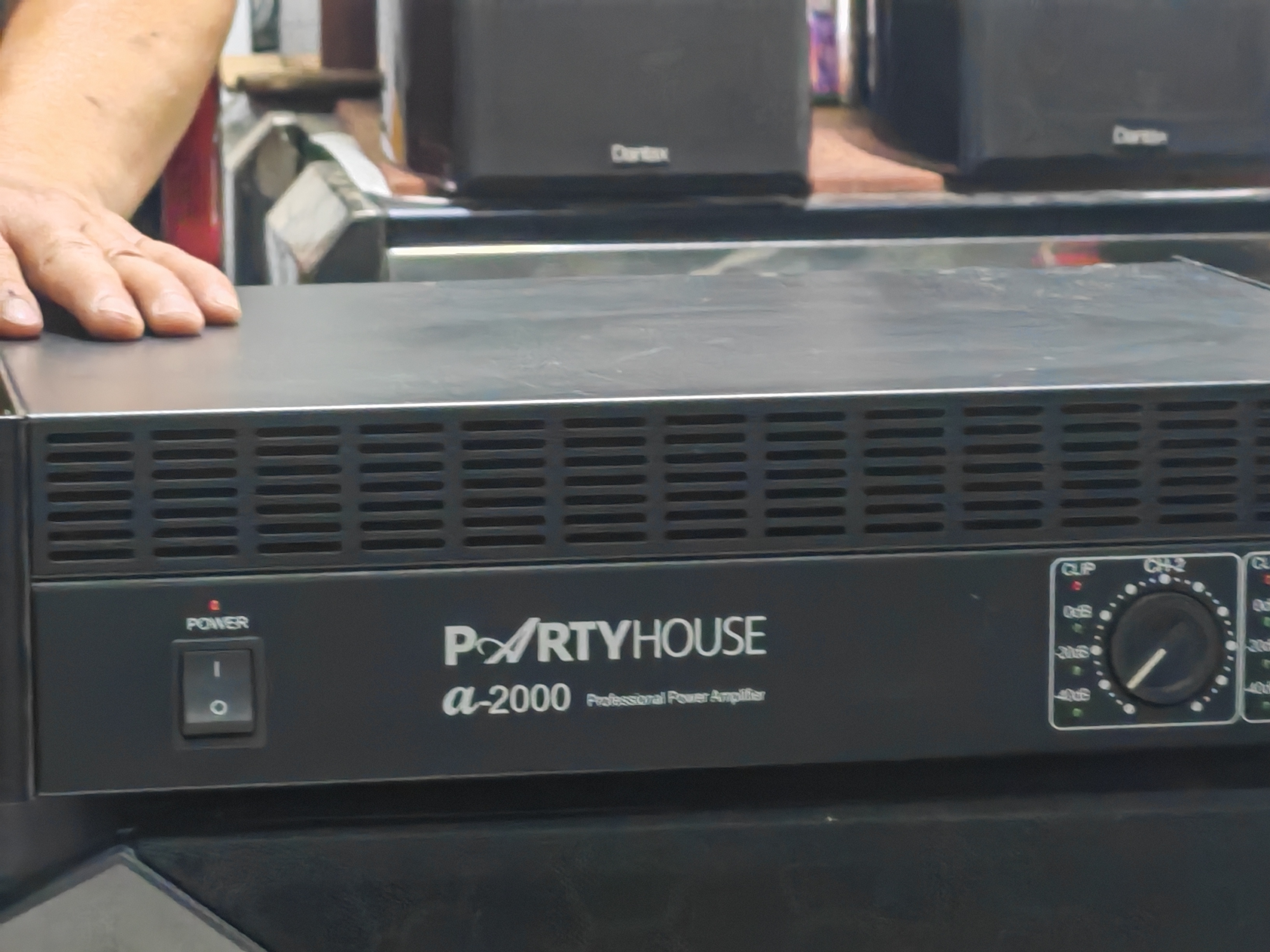 派对屋（后）功放一台 不包邮 不支持七天无理由