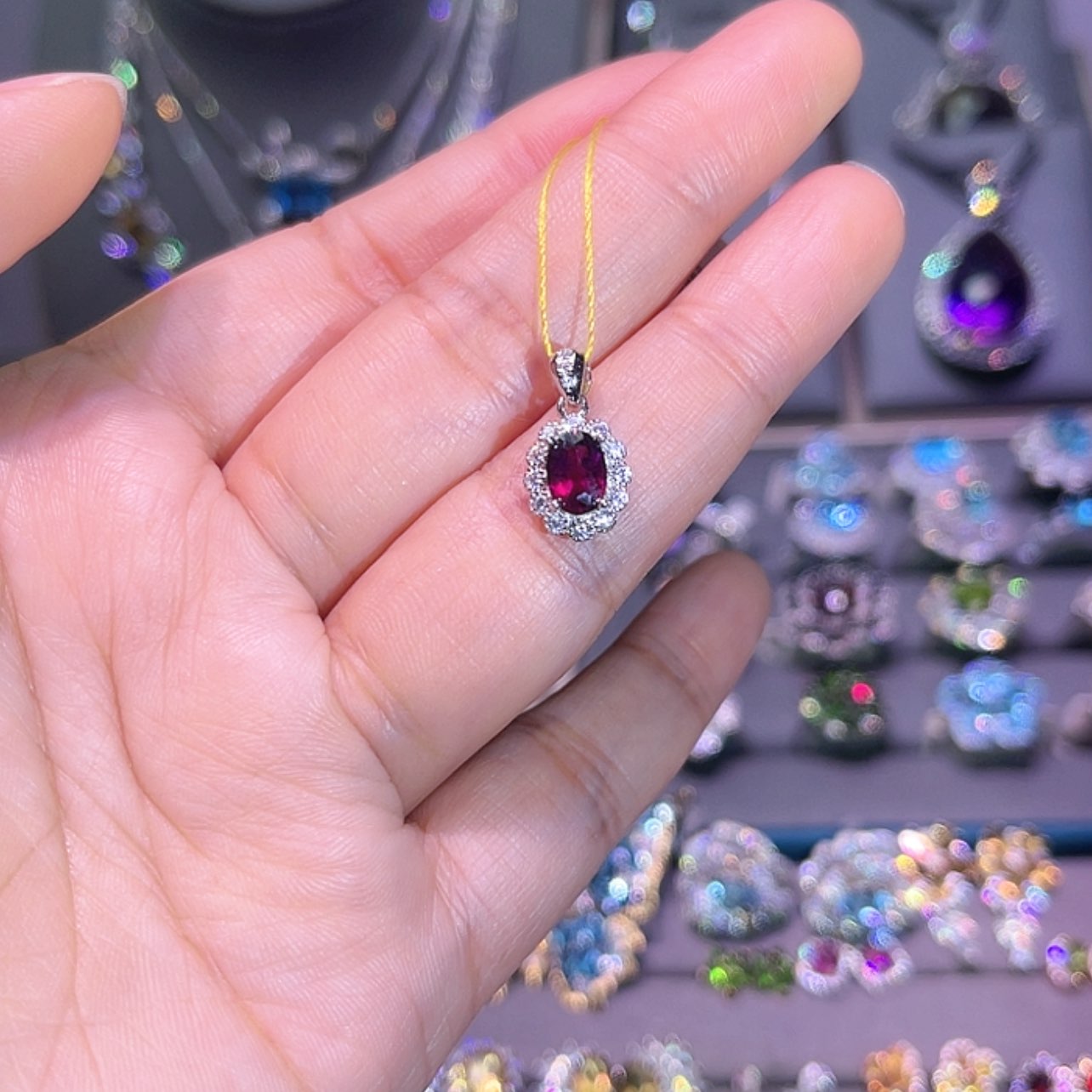 【闪购商品】石榴石（紫牙乌）吊坠(赠链)银S925镶嵌