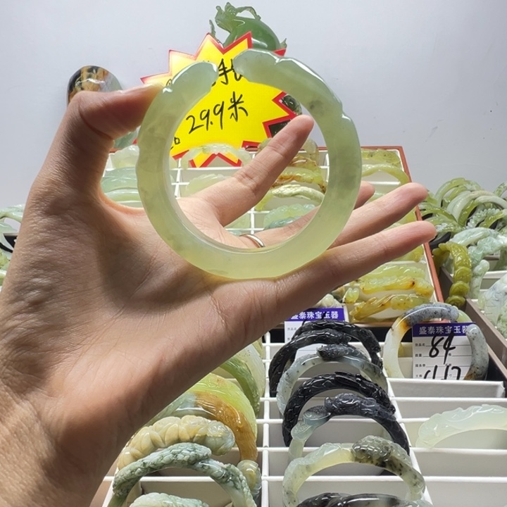 姚***儿蛇纹石玉未镶嵌手镯