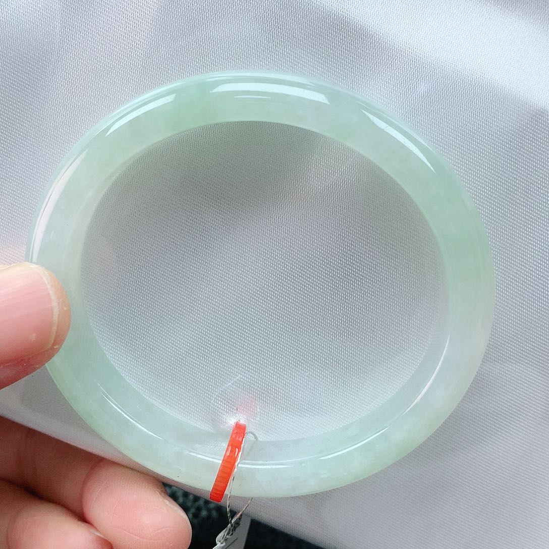 翡翠手镯未镶嵌54贵