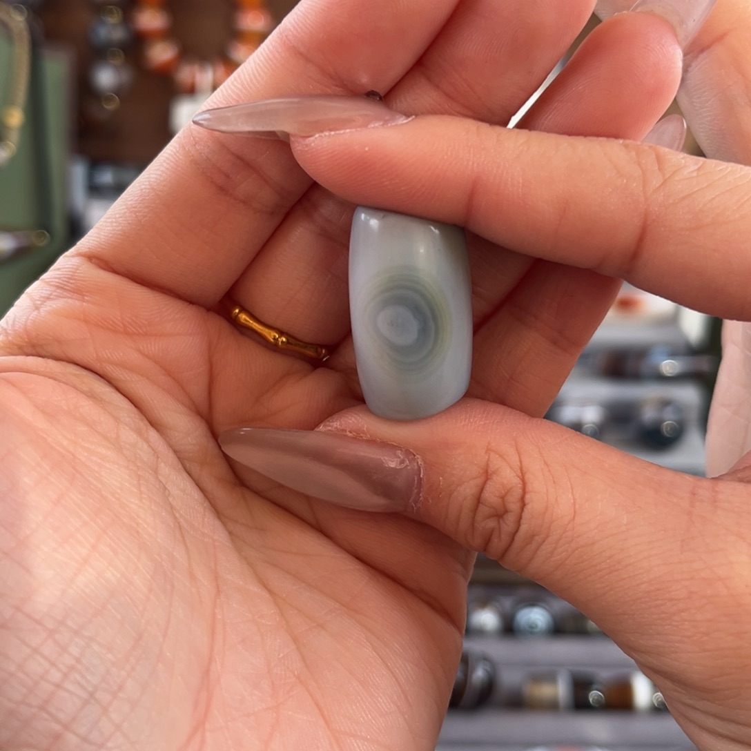 青****玛瑙/玉髓合金珠宝奇石