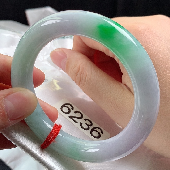 翡翠未镶嵌手镯54有瑕