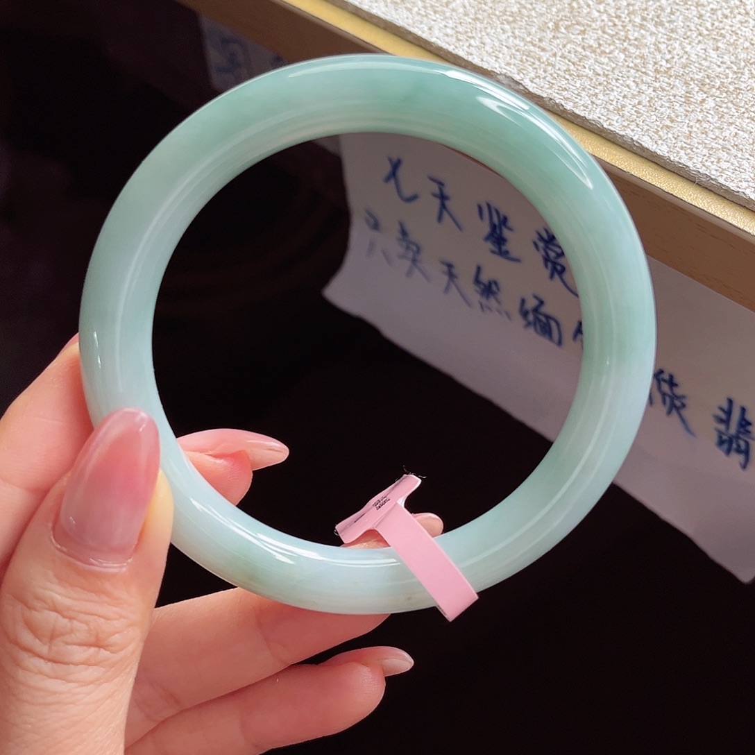 翡翠未镶嵌手镯手镯