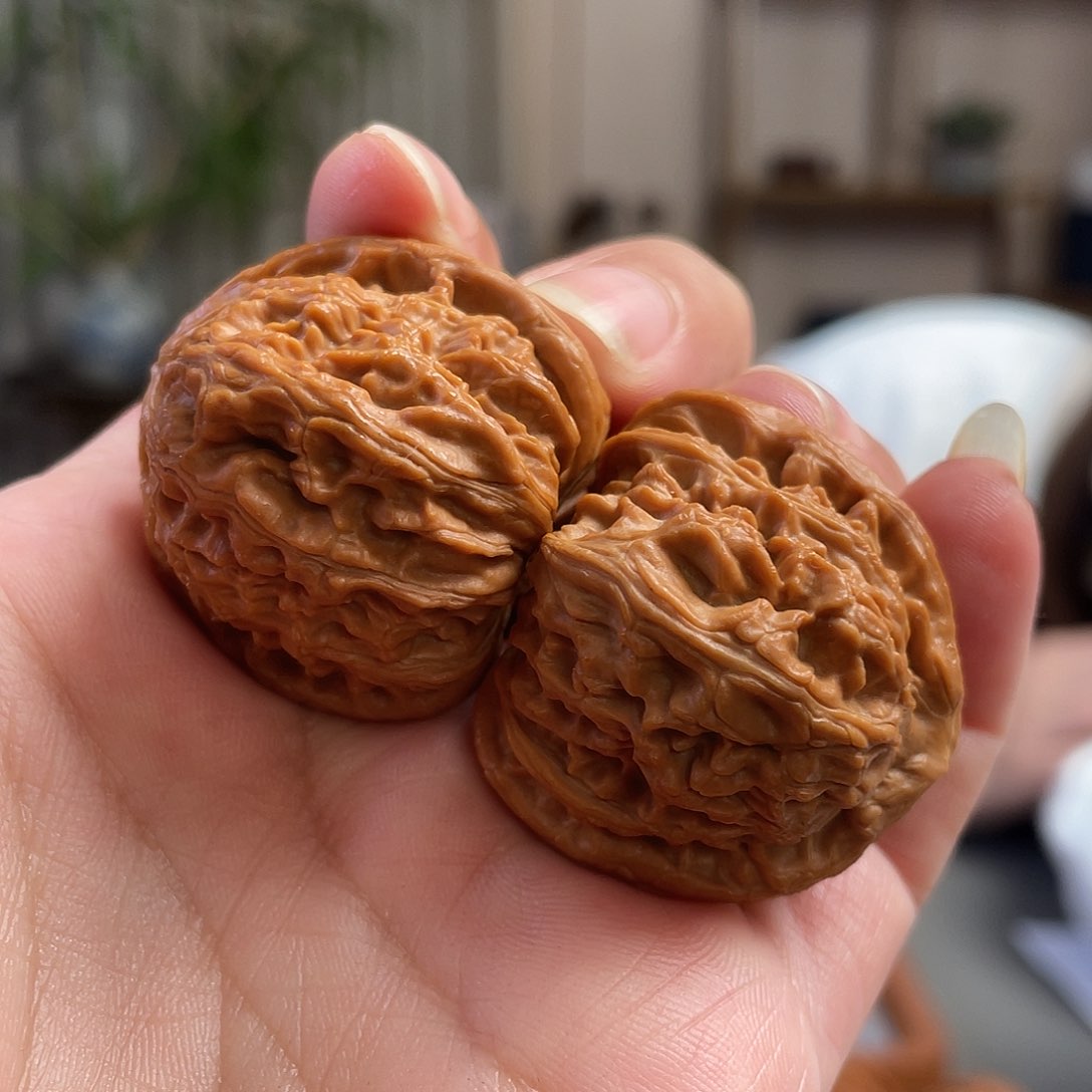 桃核把件35×35尺山地三角白狮子头CN01357已打底