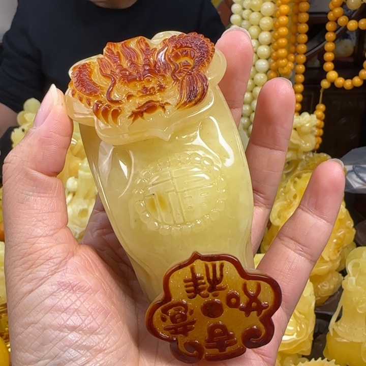 蜜蜡珠宝奇石未镶嵌