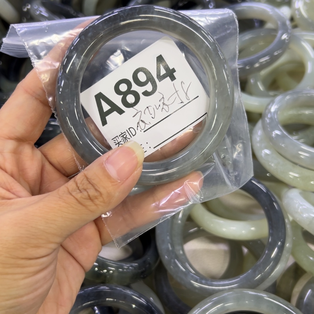 衣***店蛇纹石玉未镶嵌手镯