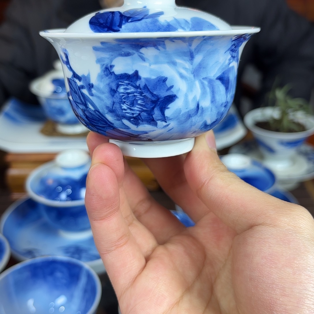 王庆龙老师手绘陶瓷