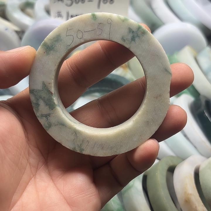 定制翡翠未镶嵌手镯定制款式你说了算