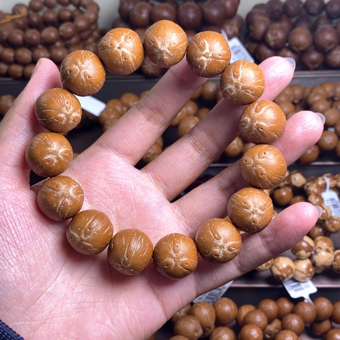 大***闲手串紫金鼠16黄金甲纯圆