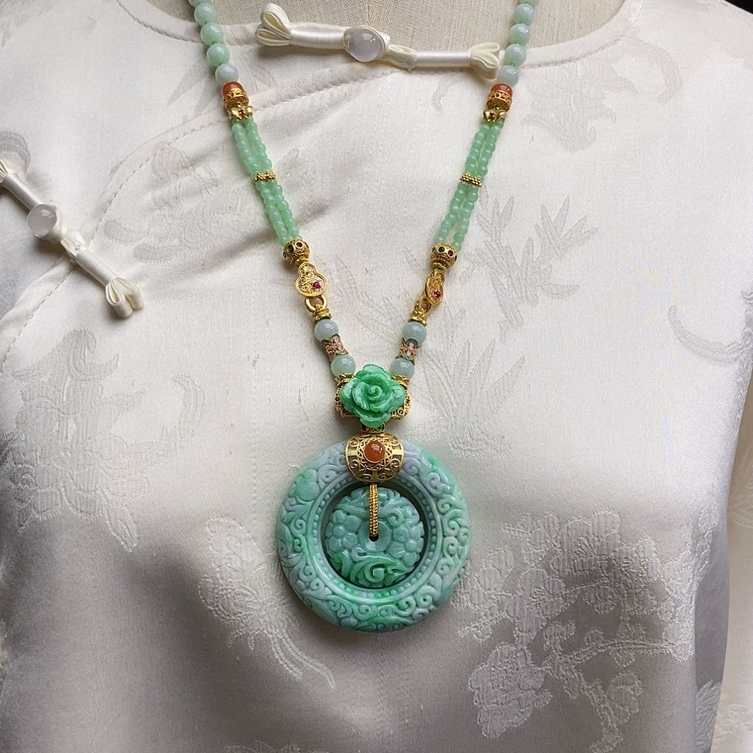 翡翠颈饰未镶嵌天然