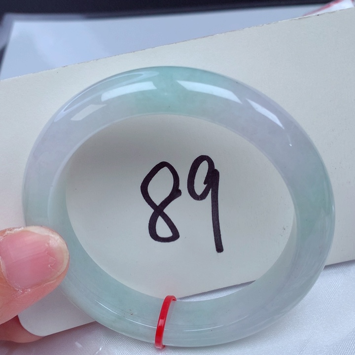 翡翠手镯未镶嵌翡翠