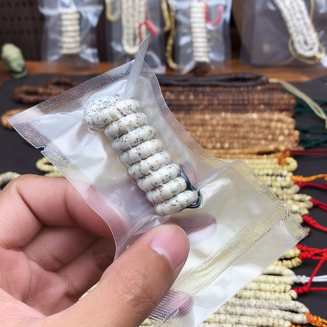 星月菩提吊坠智*.卡六骨瓷白大肠