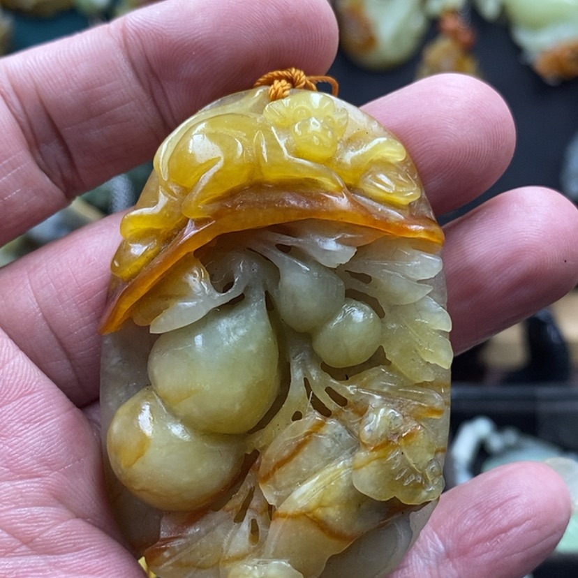 【闪购商品】蛇纹石玉吊坠未镶嵌