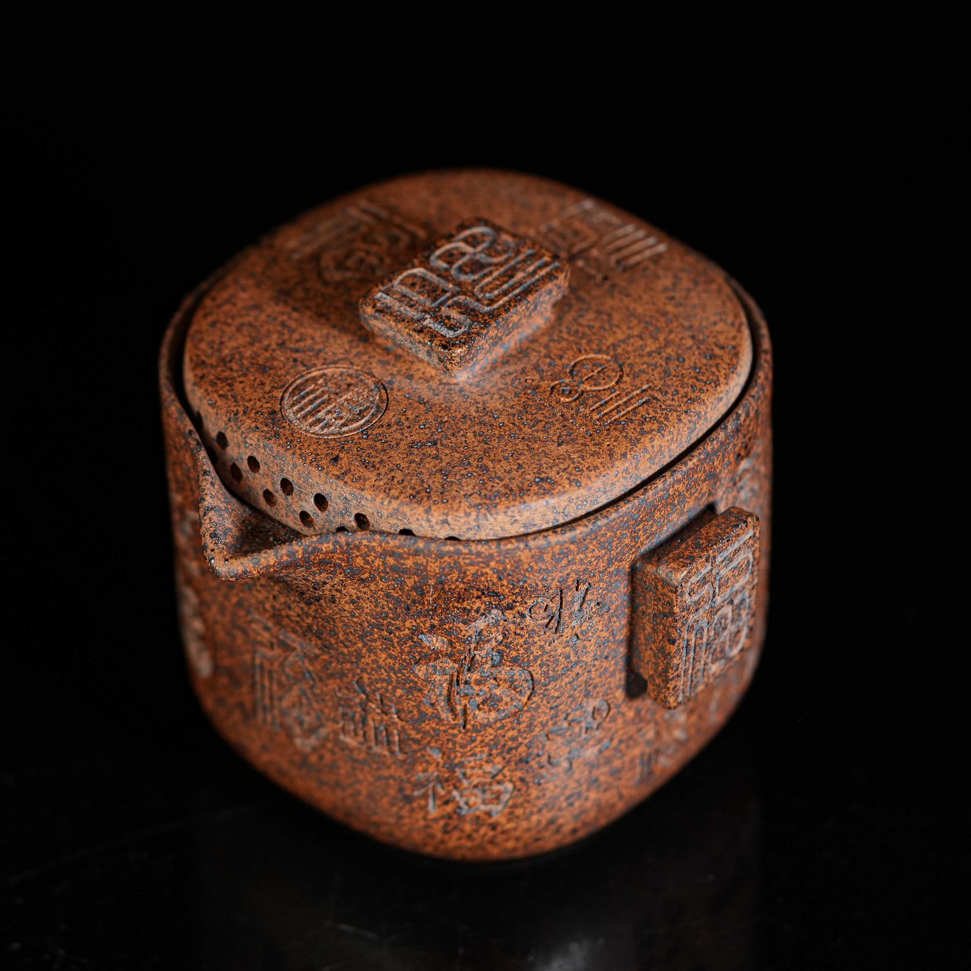 玄铁紫泥 百福四方手抓壶   宜兴原矿紫砂全手工紫砂壶