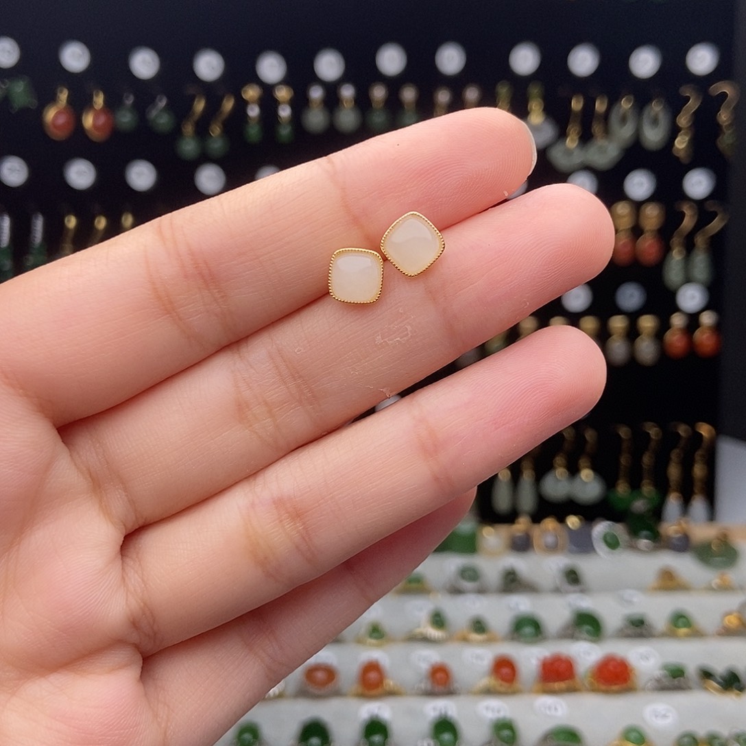 银S925镀金镶嵌和田玉耳饰