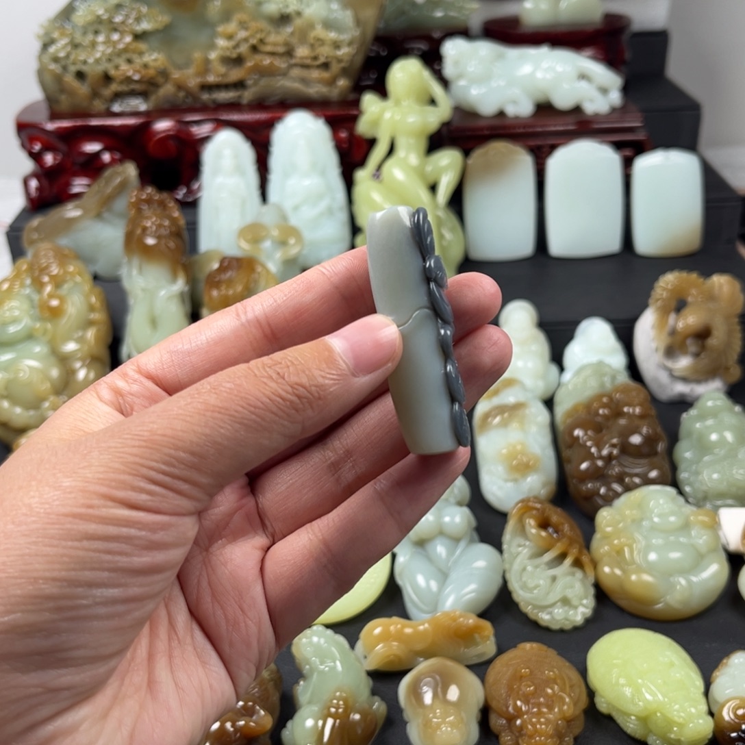 和田玉未镶嵌颈饰