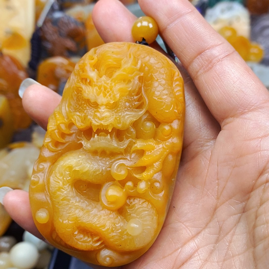 石英质玉未镶嵌颈饰